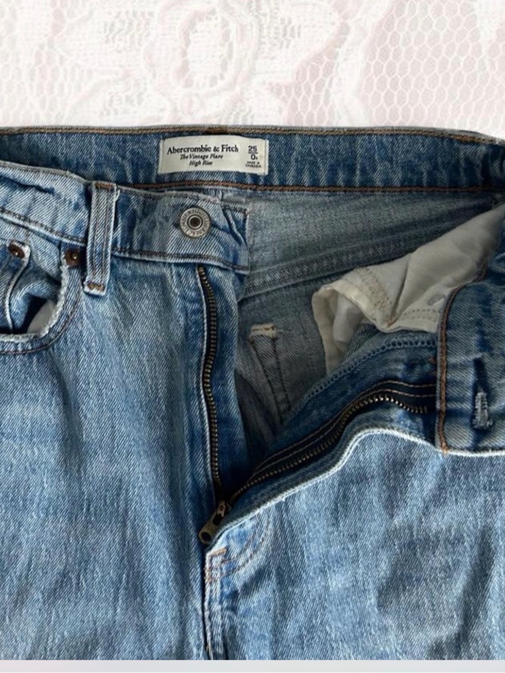 Abercrombie & Fitch The Vintage Flare Jean